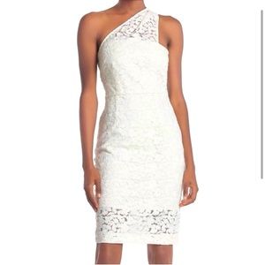 NEW Sophia dress in white is designed with a bespoke floral lace overlay. Size 0